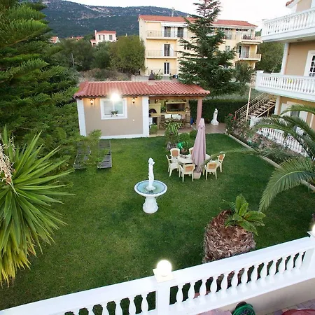 Helenas Apartment Razáta